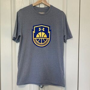 EUC Under Armour men’s basketball themed heat gear t-shirt. Grey. Size medium.